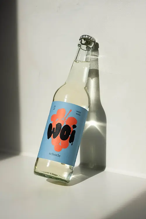 Mona-Wingerter-portfolio-grafiker-grafikdesign-freelance-art-director-Wachenheim-bottle-design-packaging-weinschorle-woi-augenwaide-preview