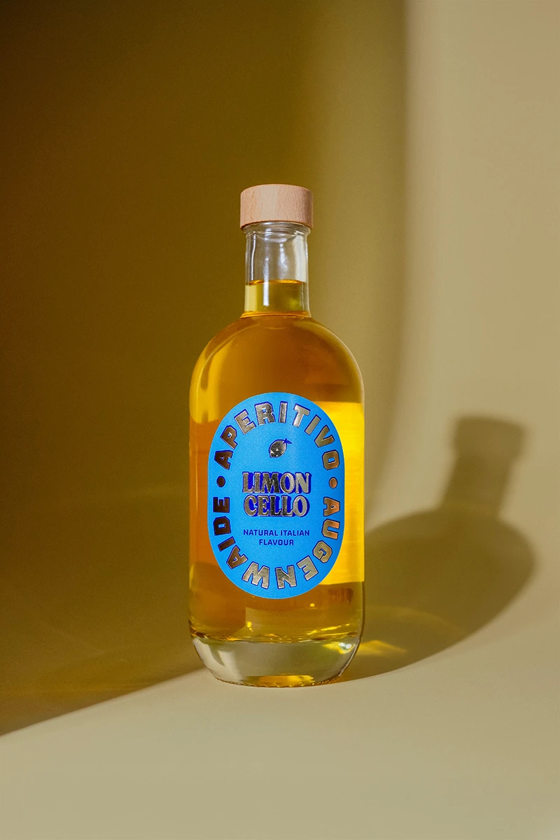 Mona-Wingerter-portfolio-grafiker-grafikdesign-freelance-art-director-Wachenheim-bottle-design-packaging-aperitivo-augenwaide-gold-embossed-label-Limoncello-2