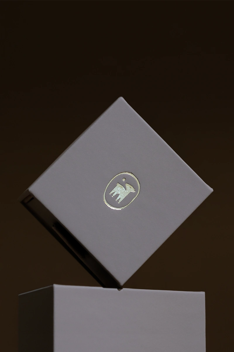 Mona-Wingerter-portfolio-grafiker-grafikdesigner-brand-design-wachenheim-verena-roschy-goldschmiedin-jewelry-neustadt-Weinstrasse-Logo-Design-packagingdesign-brandesign-boxes-schmuckschachteln